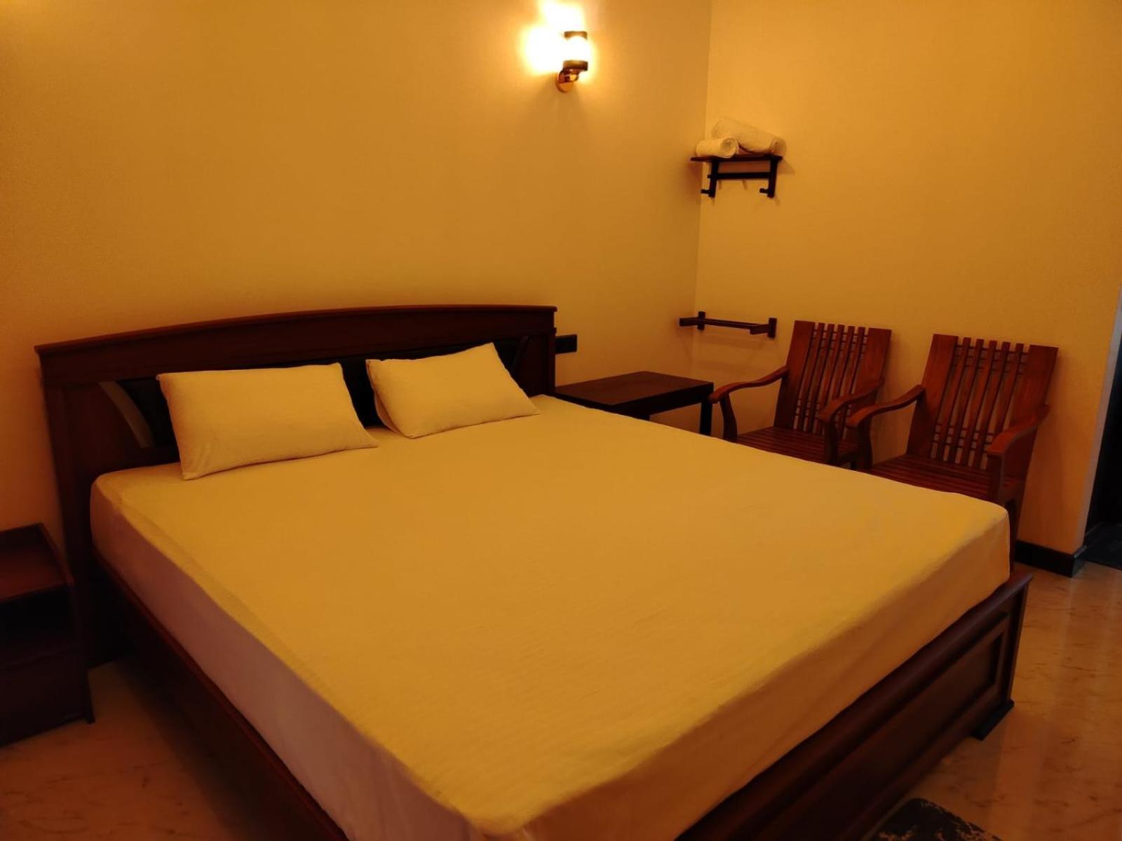 Diora Hotel Ratnapura Exterior photo