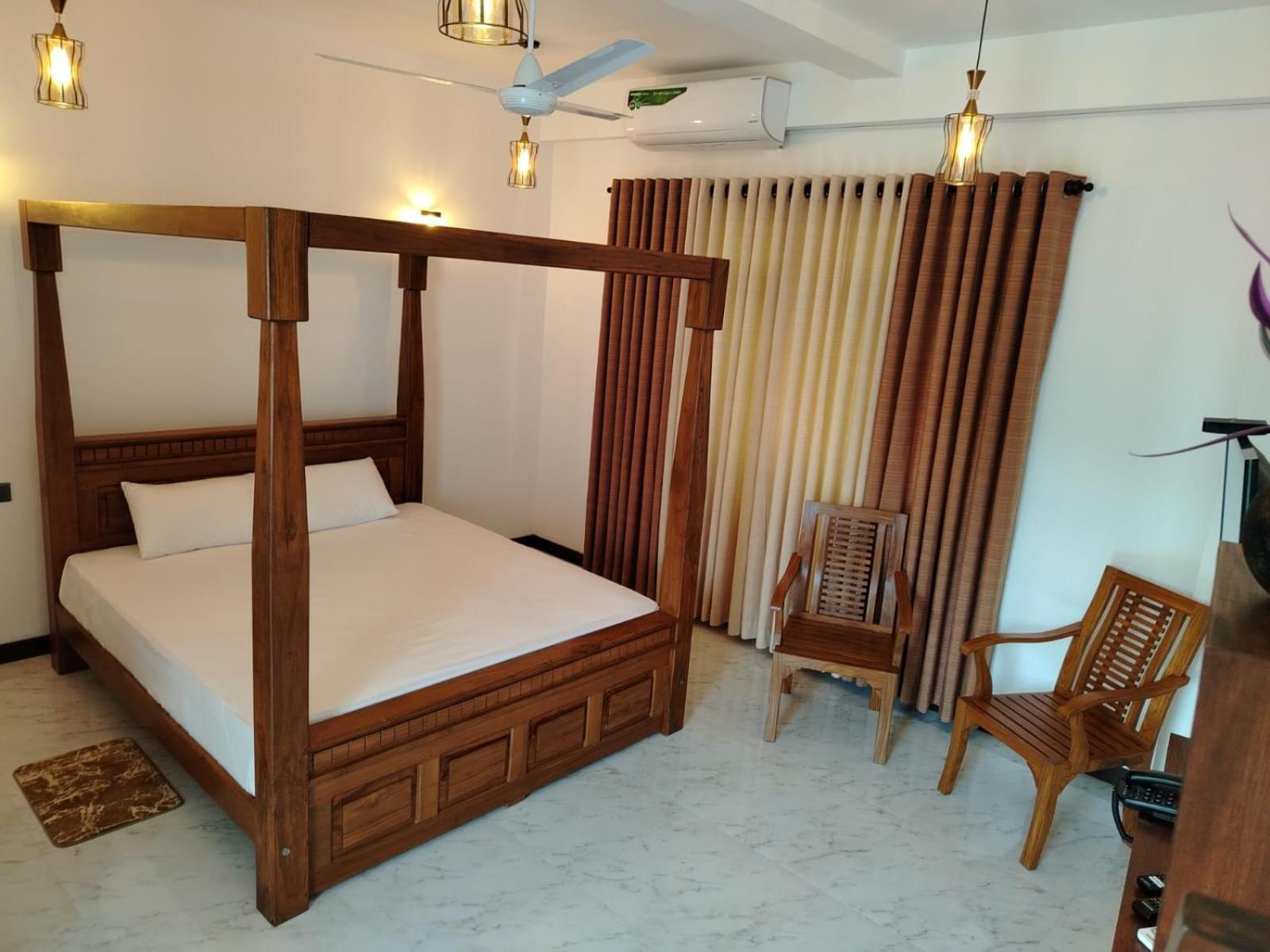 Diora Hotel Ratnapura Exterior photo
